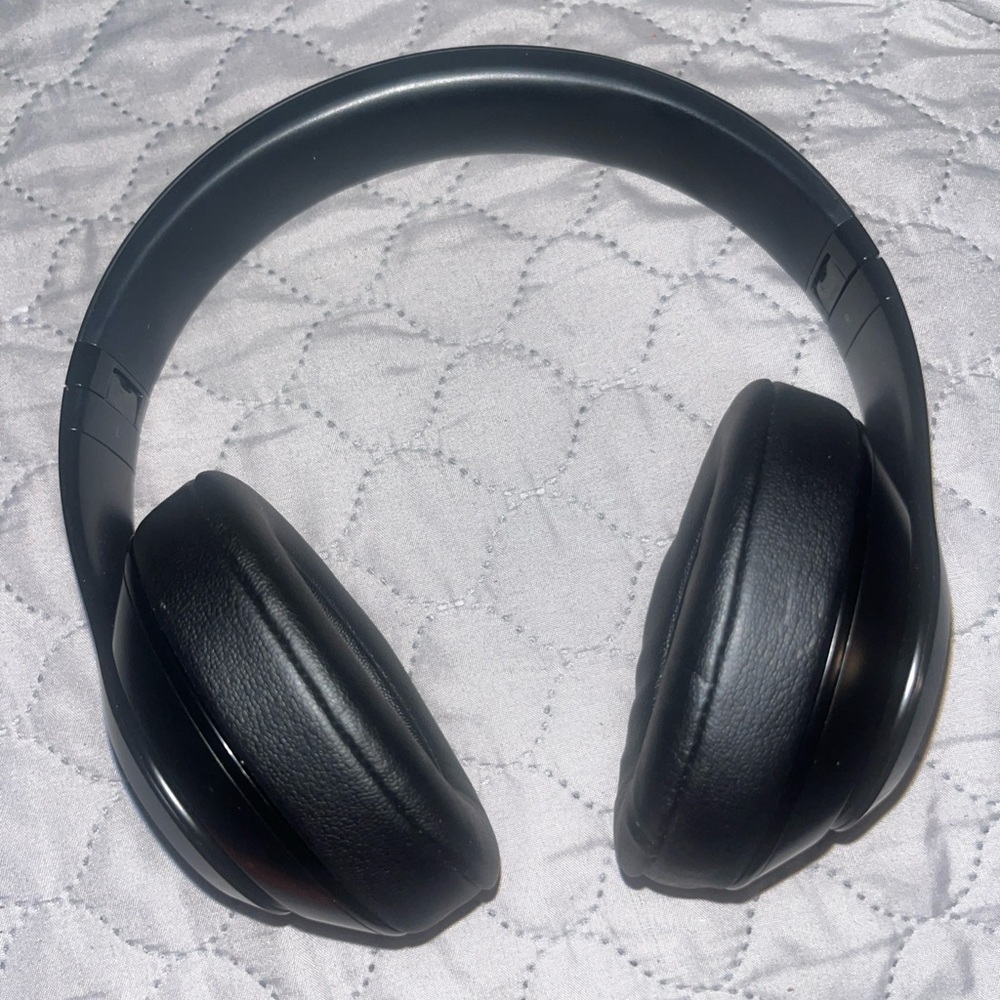 Beats Studio Pro Bluetooth Wireless Headphones